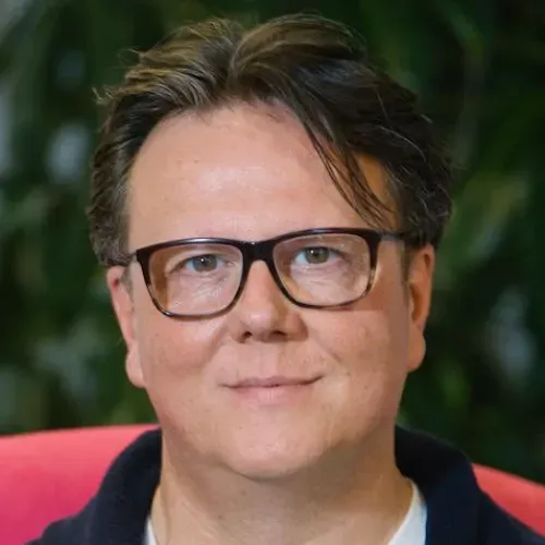 Paul Kemp-Robertson